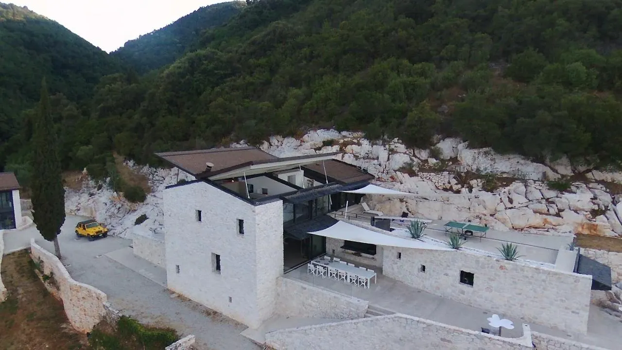 Villa Farfalla & Guesthouse - The World Unique Property With An Openable Roof Lucca Italien
