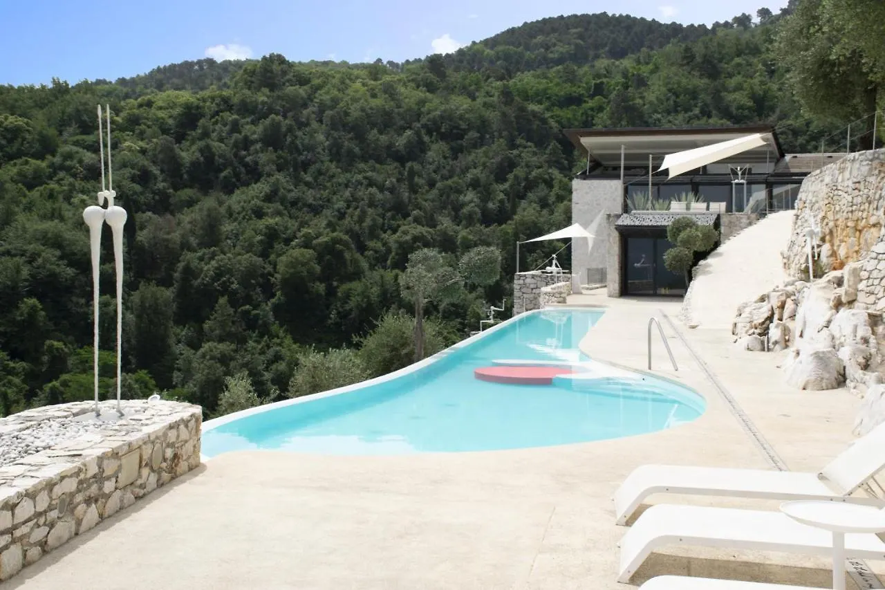 Villa Farfalla & Guesthouse - The World Unique Property With An Openable Roof Lucca 0*,  Italien