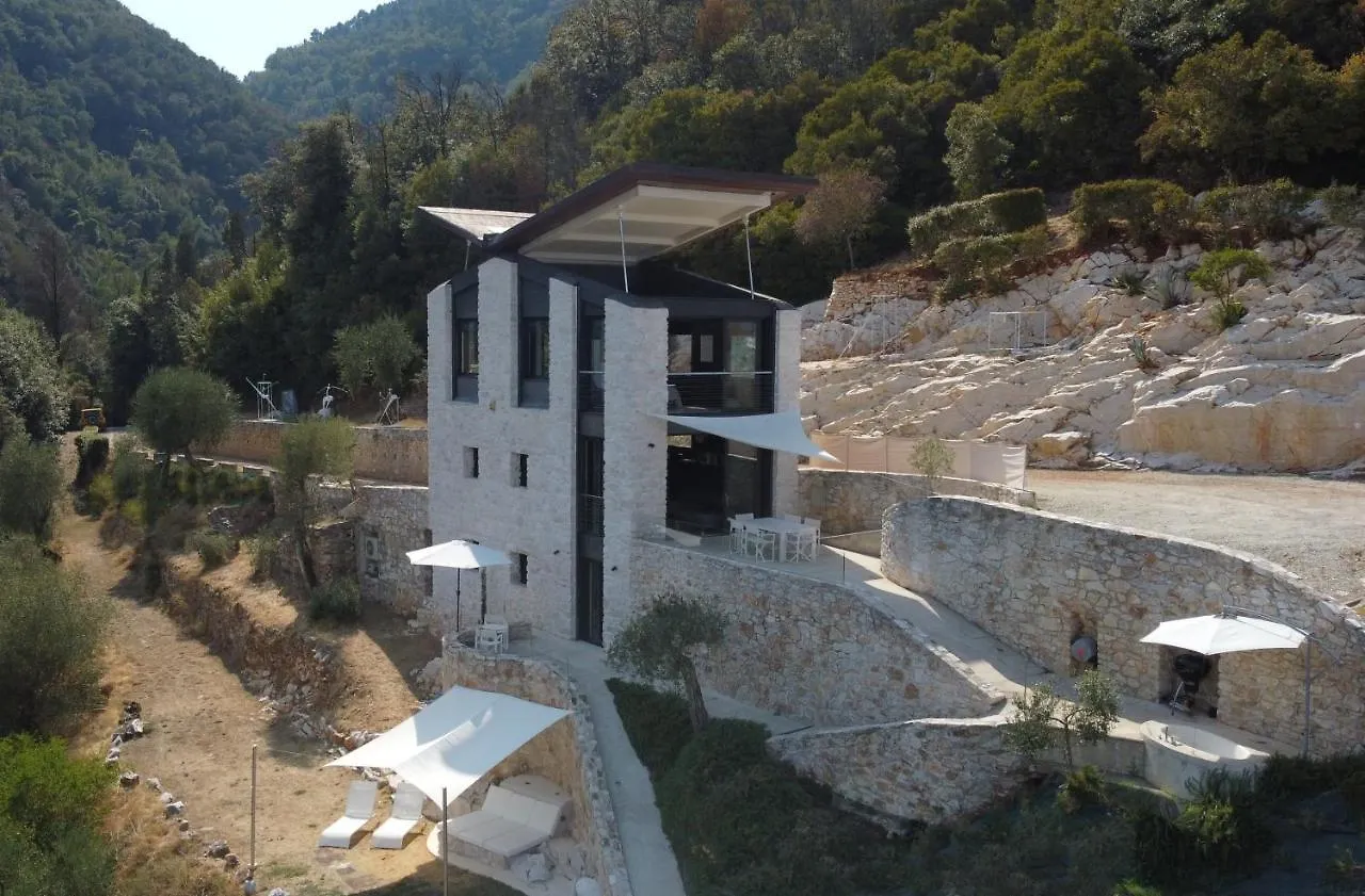 Villa Farfalla & Guesthouse - The World Unique Property With An Openable Roof Lucca